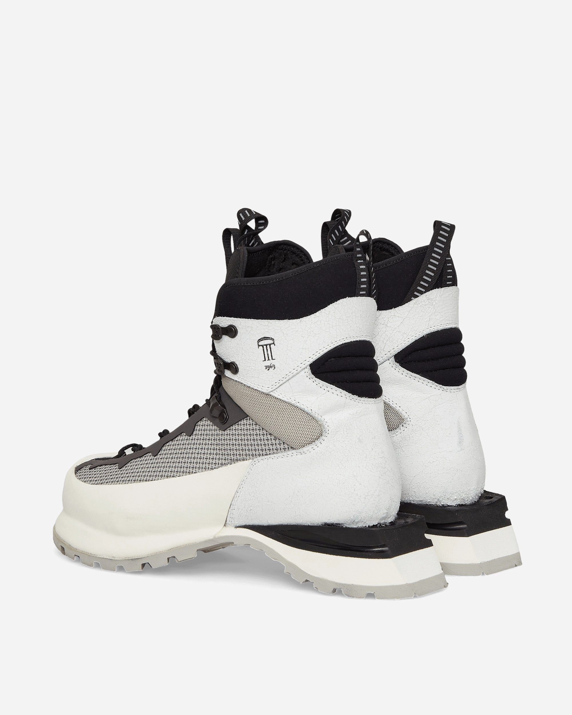 Carbonaz Boots Ice