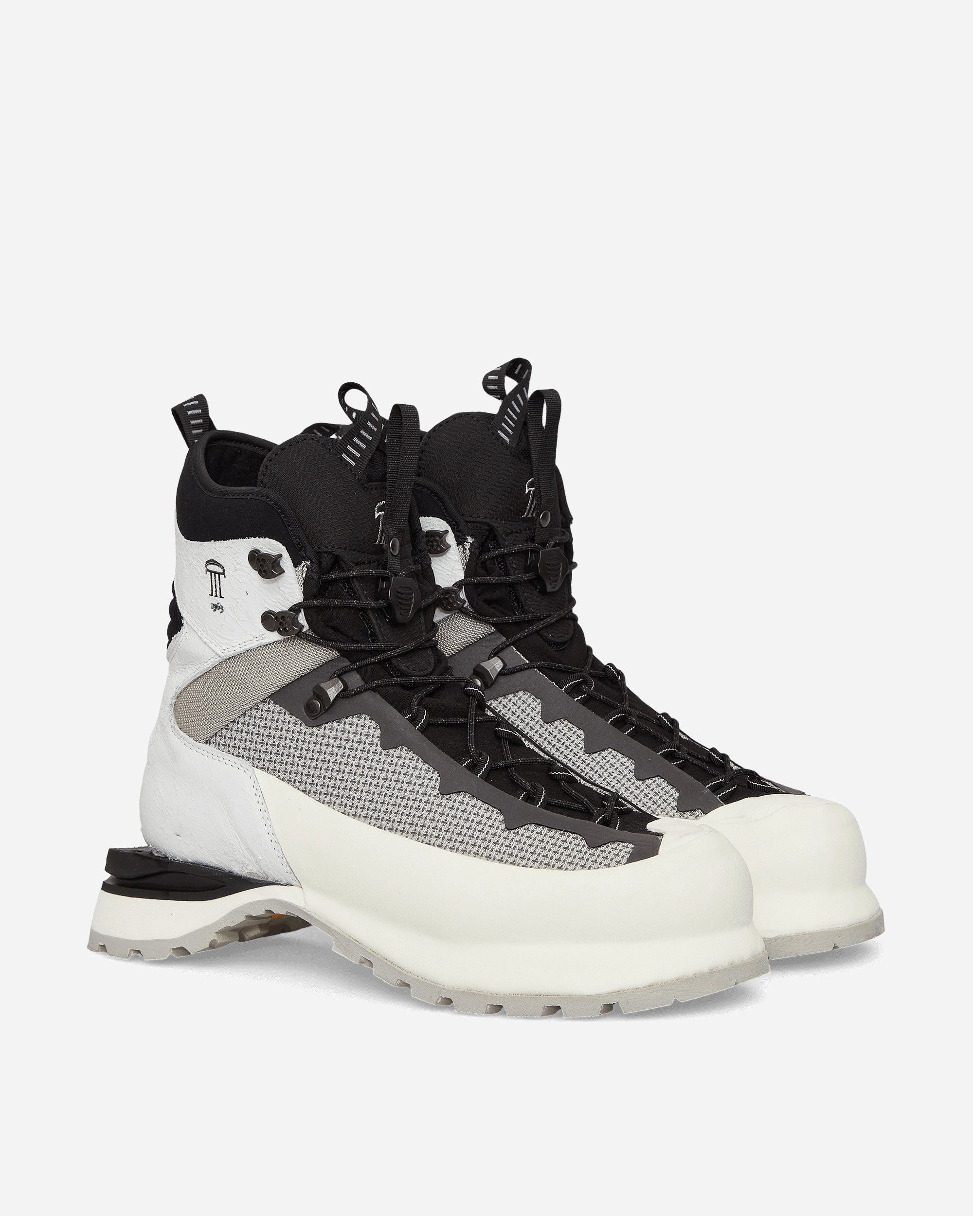Carbonaz Boots Ice