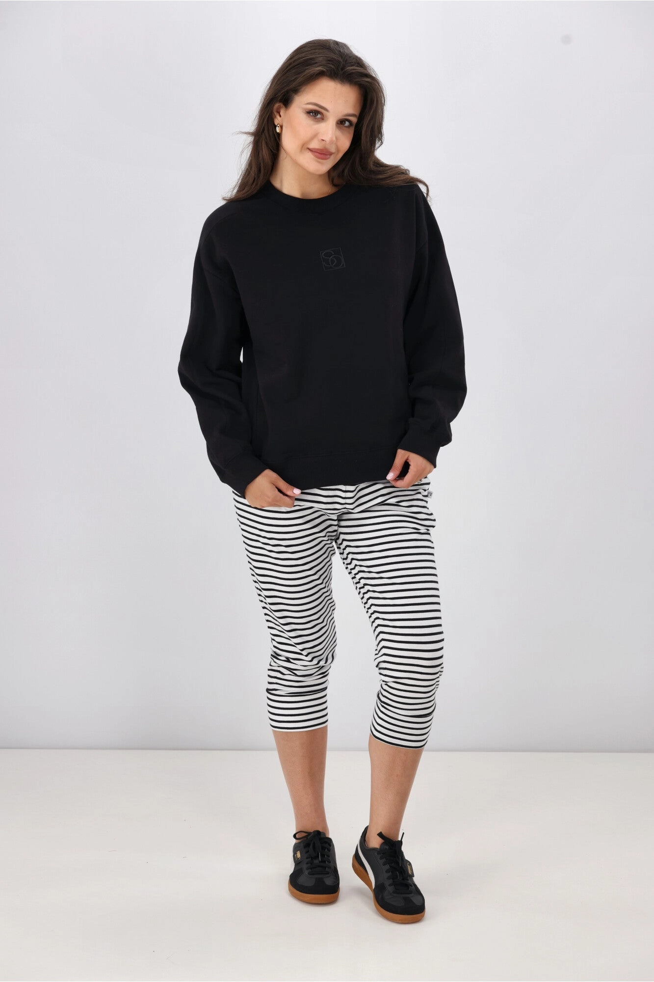 Shine On Essentials Monogrammed Crew Black