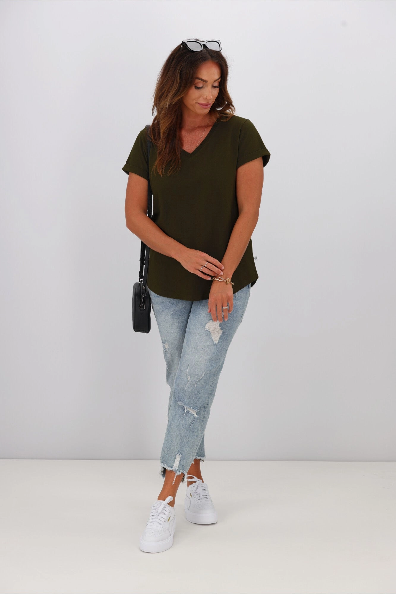 Shine On Essentials V Tee Olive