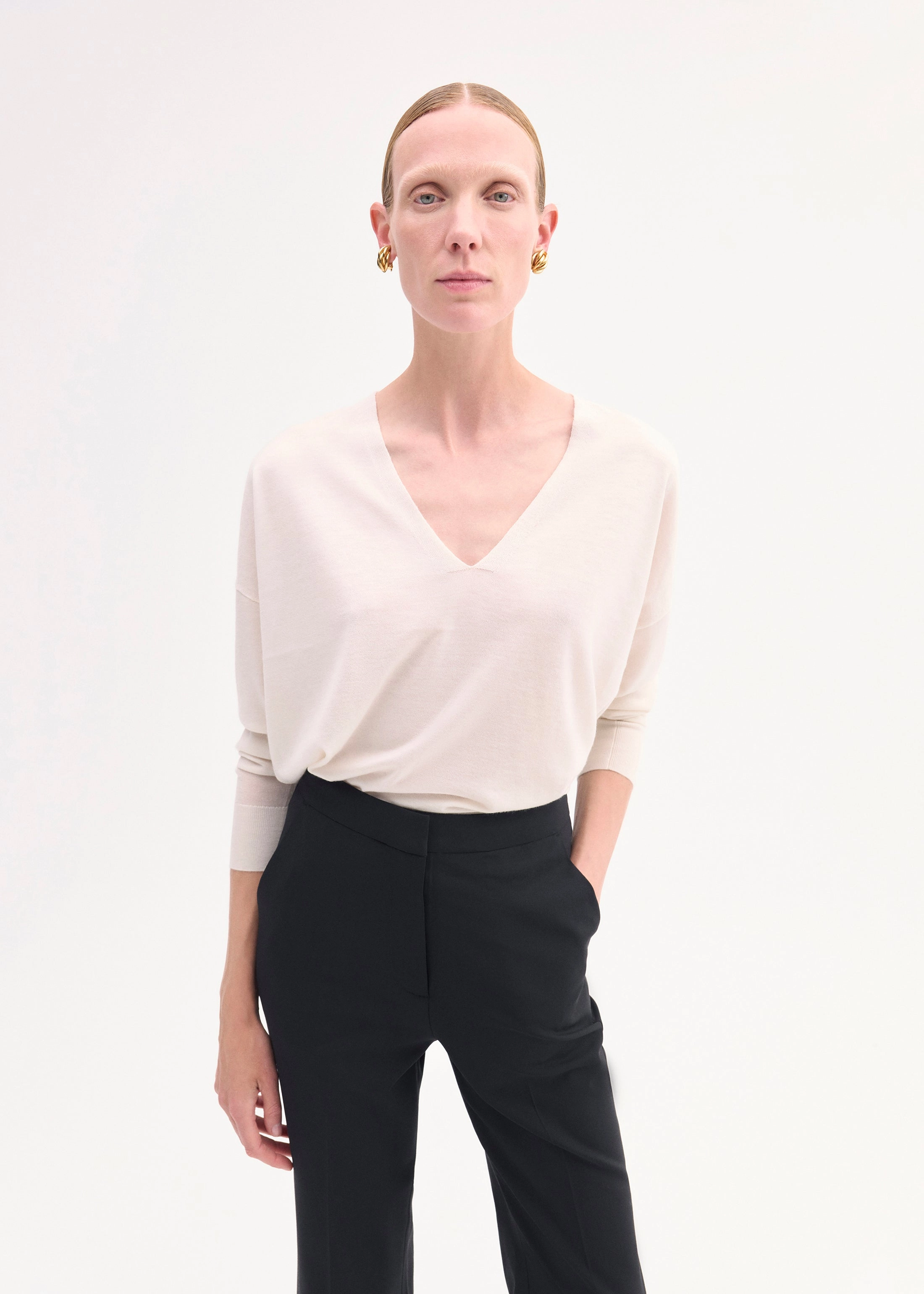 V-Neck Sweater in Fine Cashmere - Ivory