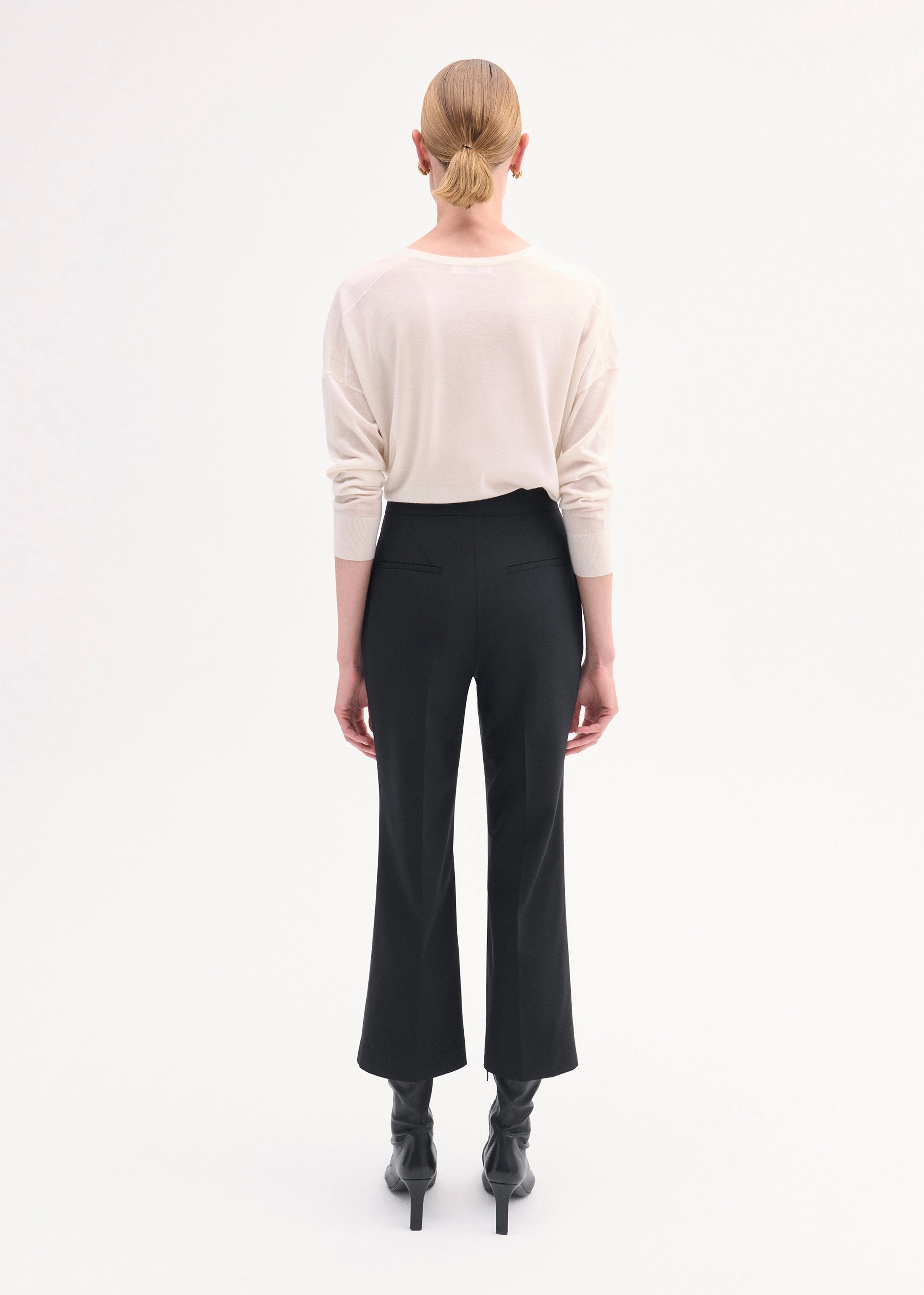 V-Neck Sweater in Fine Cashmere - Ivory